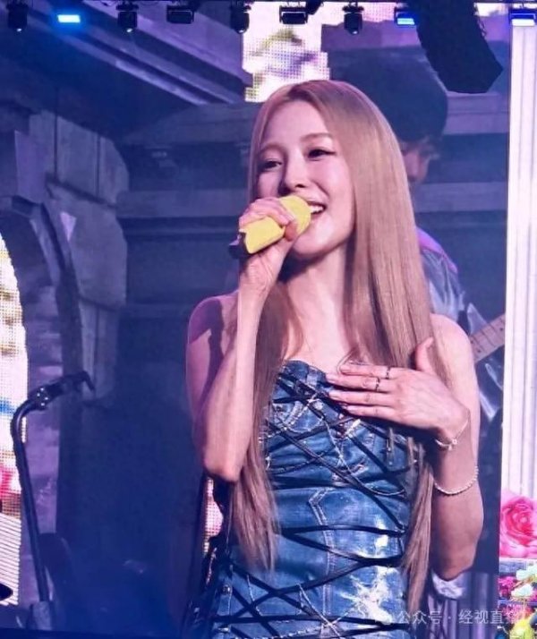 网络股票配资网 38岁女歌手BoA确诊急性骨坏死! 演唱会将被取消